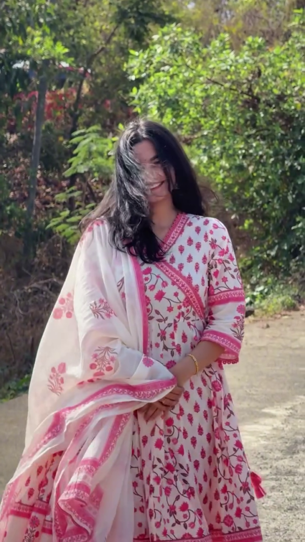 Women Floral Print Anarkali Kurta with Pants & Dupatta